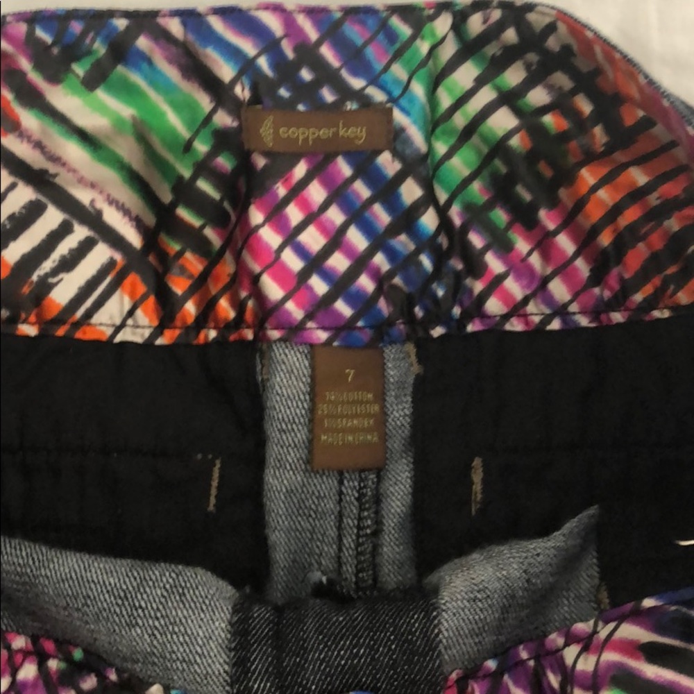Shorts - Picture 3 of 3